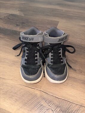 Nike Kids' High-Top Sneakers in Black and Gray